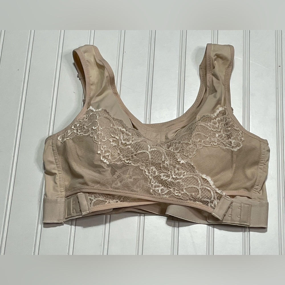NWOT Criss Cross Beige Lace Bra XL